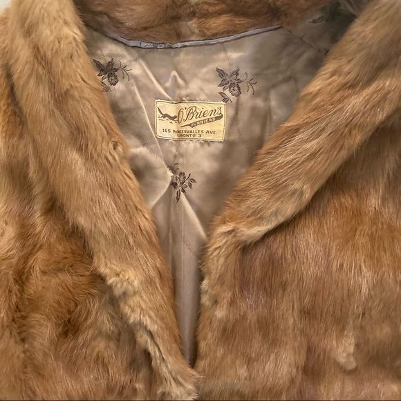 fur coat O’briens Toronto vintage - Picture 3 of 3